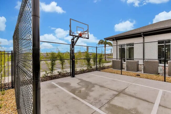 Building Photo - 2641 Scrapbook St