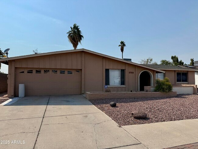 Primary Photo - 17214 N 49th Ave