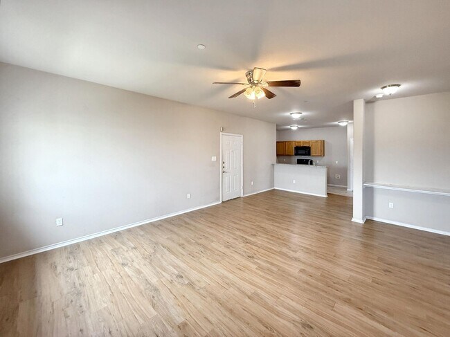 Building Photo - Delightful 3-Bedroom Retreat with Inviting...