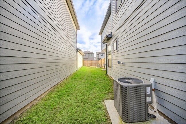 Building Photo - 11718 Cibolo Cyn Rd