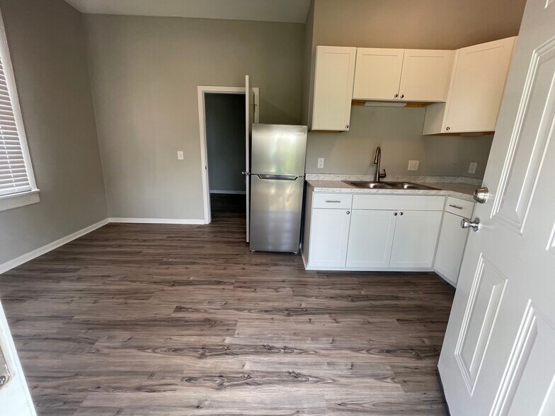 Building Photo - 1157 Olympia Ave