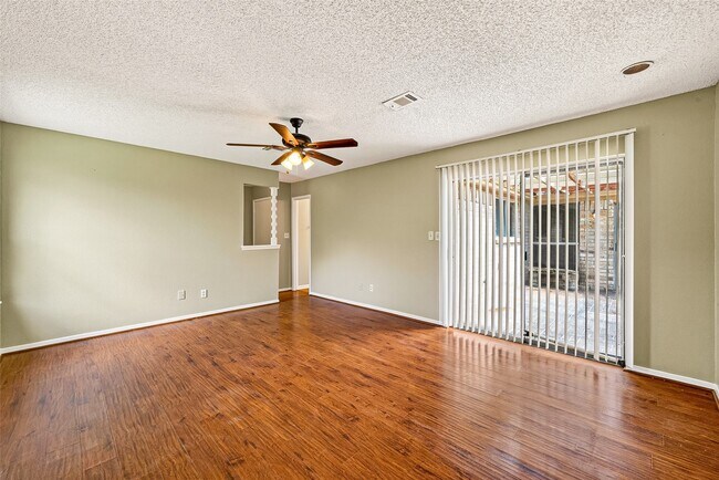 Building Photo - 13847 Cherry Hollow Ln