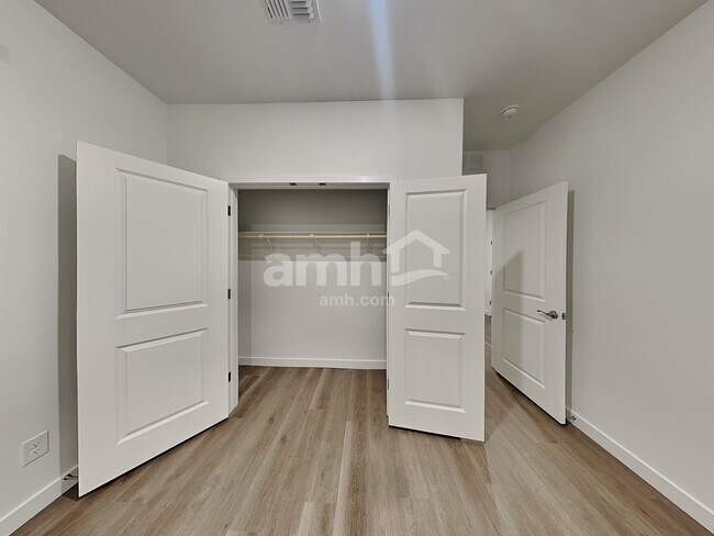 Building Photo - 13101 N Serenity Vly Dr