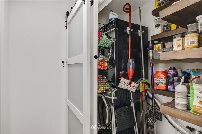 Building Photo - 5206 Delridge Wy SW