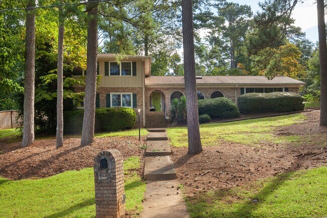 Building Photo - 3741 Fox Glen Ct NE
