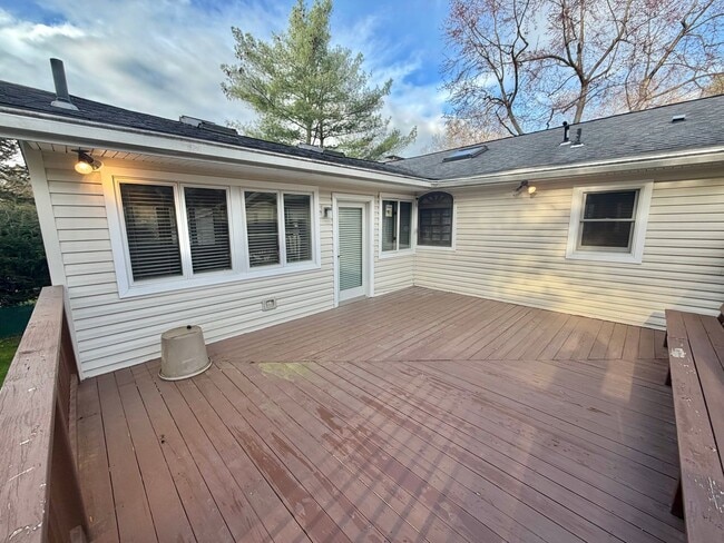 Building Photo - 29 Carriage Hill Ln