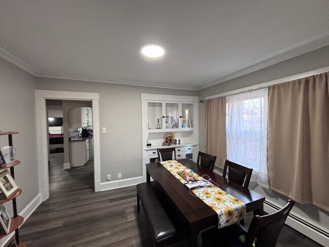 Building Photo - 8615 W Adler St