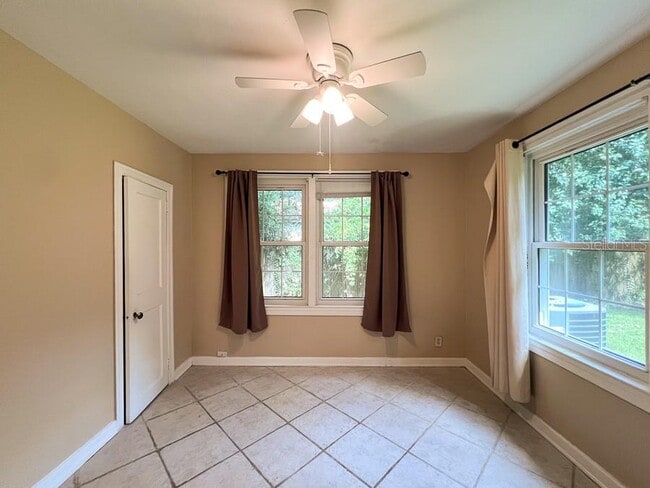 Building Photo - 1033 NW 22nd Ave