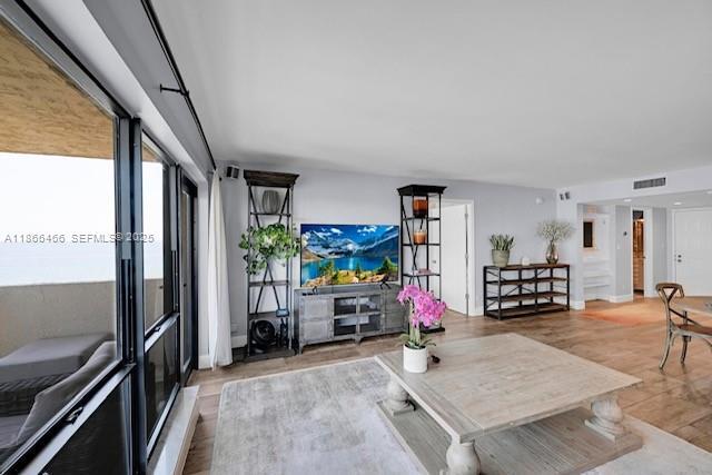 Building Photo - 5000 N Ocean Blvd