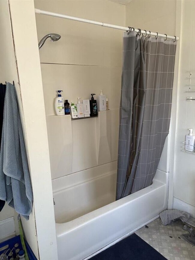 Building Photo - 98 N Main Ave