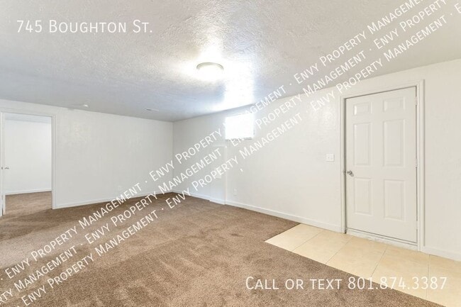 Building Photo - 745 Boughton St