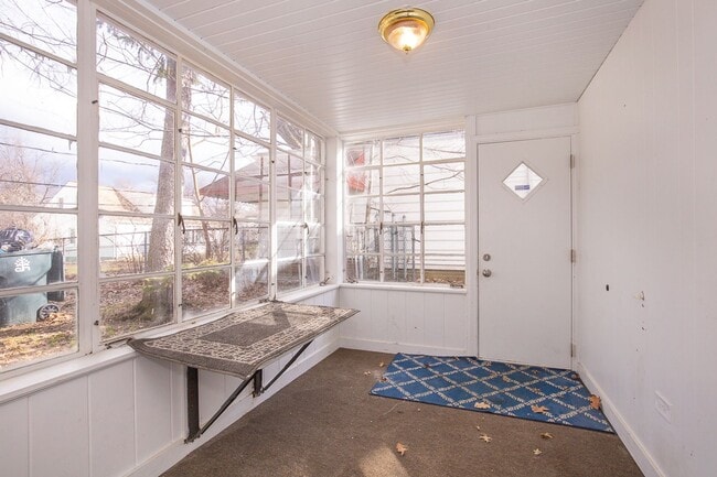 Building Photo - Spacious 3 bedroom/2 bath Cleveland Hts single family house!