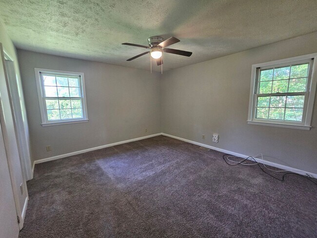 Building Photo - 3318 Teakwood Dr