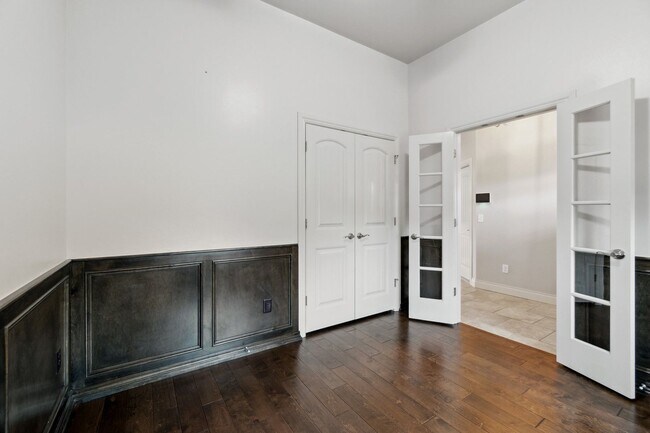 Building Photo - Upscale Comfort Meets Everyday Functionality in This Stunning 3-Car Garage Home!