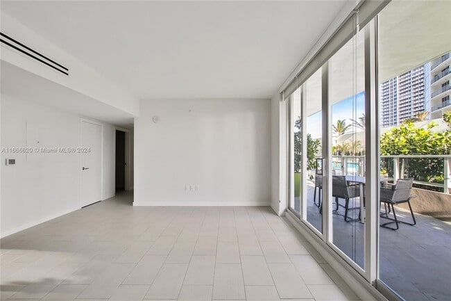 Building Photo - 1756 N Bayshore Dr
