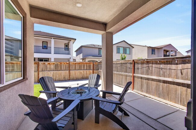 Building Photo - 5685 Sailrock St