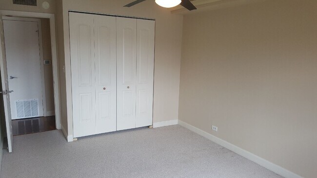 Building Photo - 21 Kristin Dr