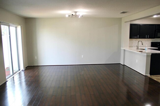 Building Photo - 1017 Chalcedony St