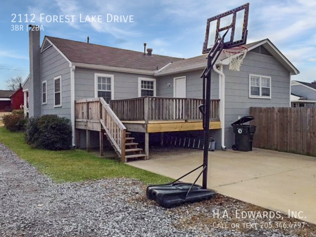 Building Photo - 2112 Forest Lake Dr