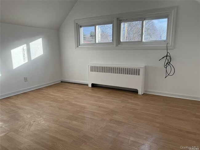 Building Photo - 33 Clarissa Dr