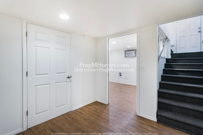 Building Photo - Unique 1-Bedroom with Bonus Studio – Flexi...