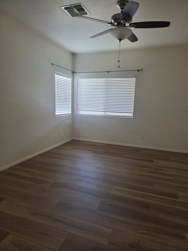 Building Photo - Great Single Level Peoria Home