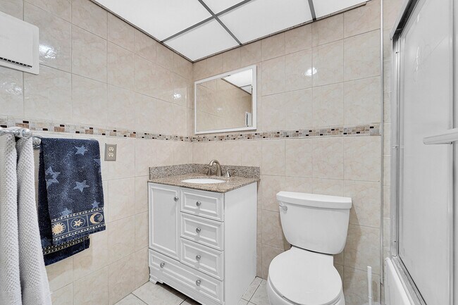 Building Photo - 407 Piedmont I