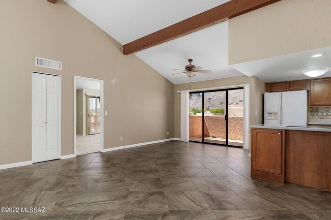 Building Photo - 5051 N Sabino Canyon Rd