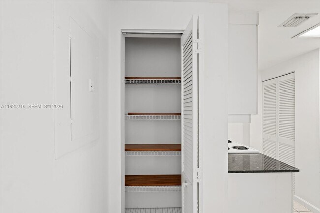 Building Photo - 701 Brickell Key Blvd