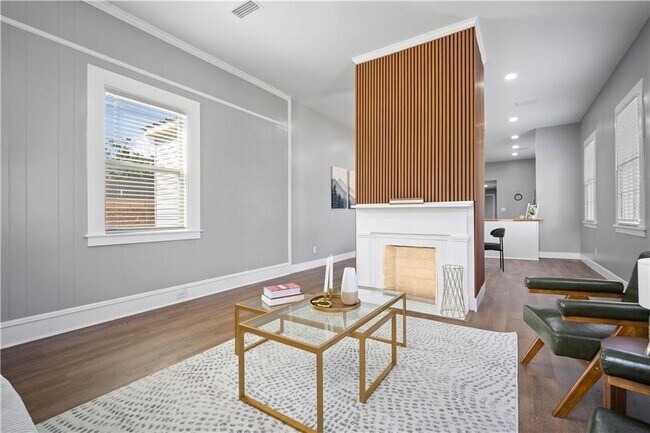 Building Photo - 354 S Dearborn St