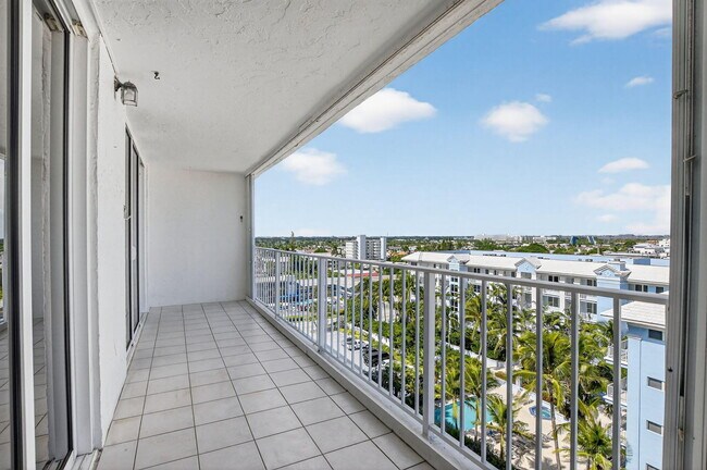 Building Photo - 800 SE 20th Ave