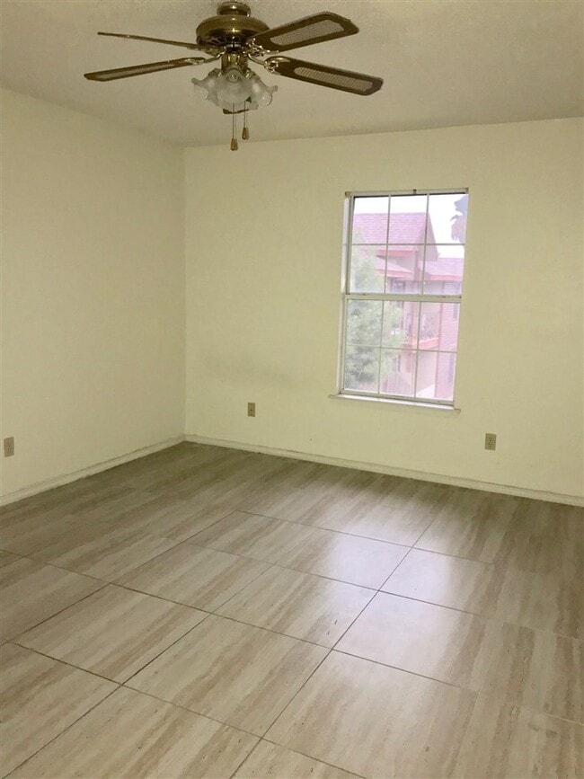 Building Photo - 1111 Shiloh Dr