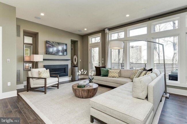 Building Photo - 5318 Merriam St