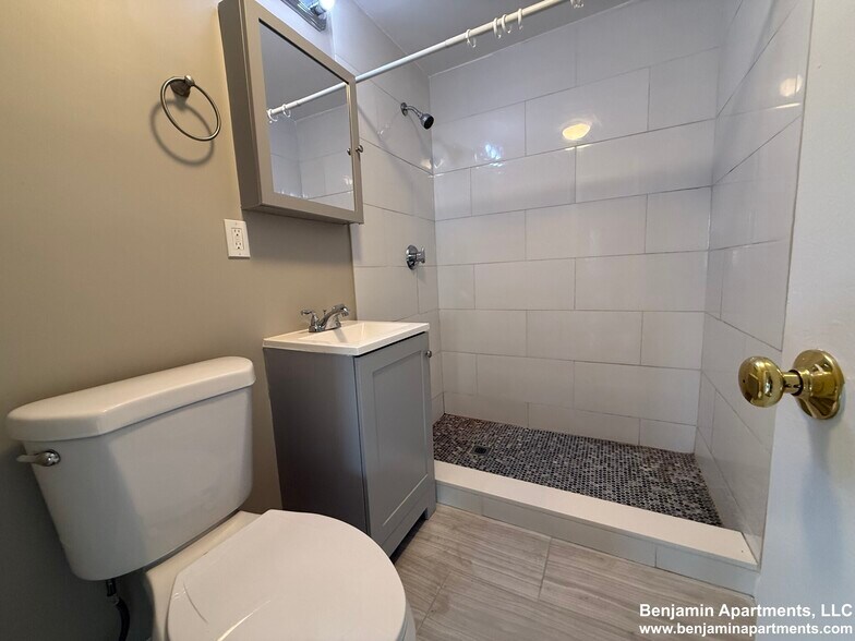 Building Photo - 50 Evergreen St