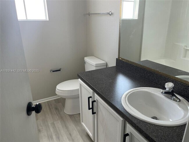 Building Photo - 189 Emeraldview Ave