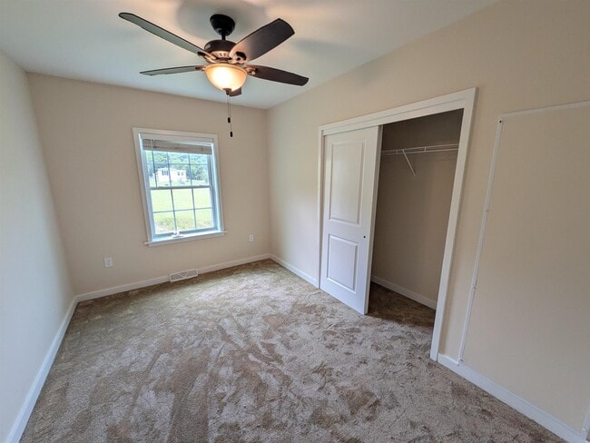 Building Photo - 75 Ivan Dr
