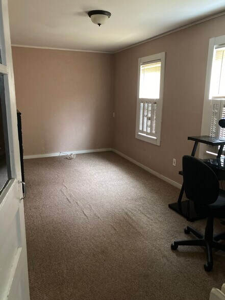 Bedroom - 60 Grove St