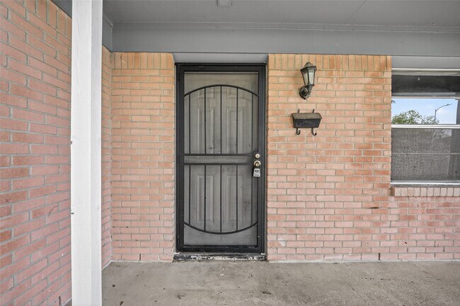 Building Photo - 3918 Tavenor Ln