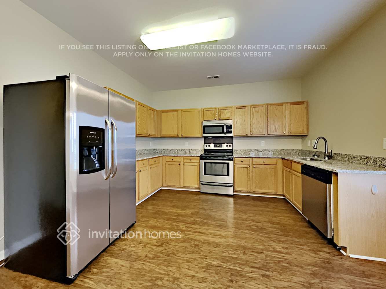 Building Photo - 8133 Chatham Oaks Dr