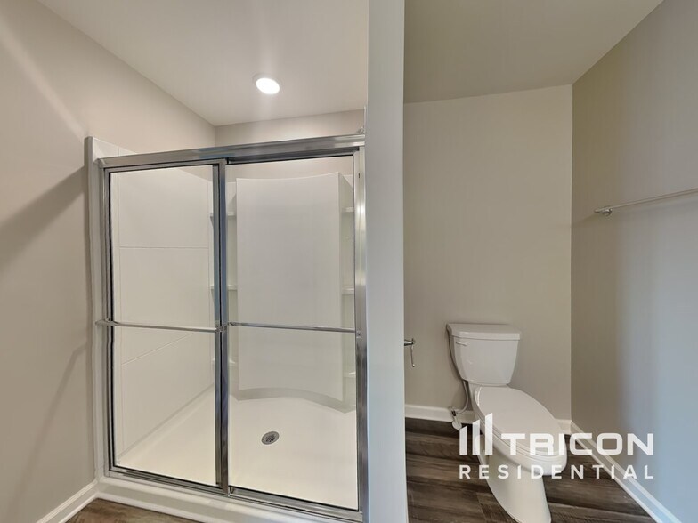 Building Photo - 158 Ingle Dr