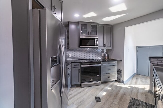 Building Photo - 22814 Verano Dr