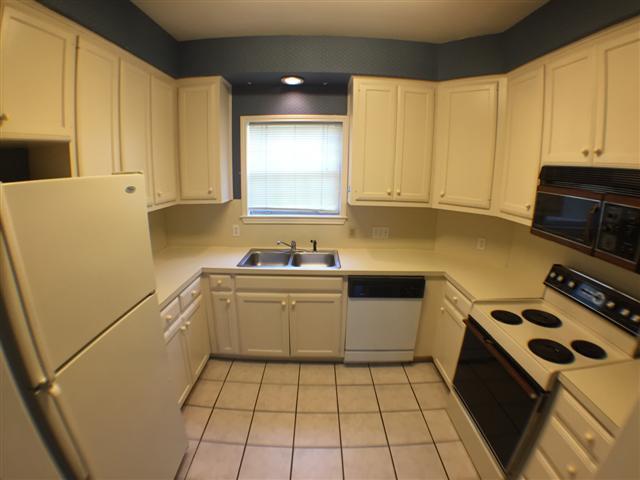 Building Photo - 2100 San Gabriel St