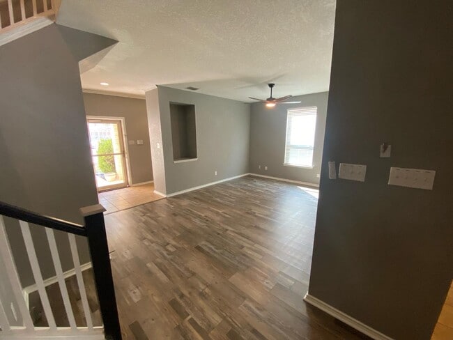 Building Photo - 7919 Martinelli