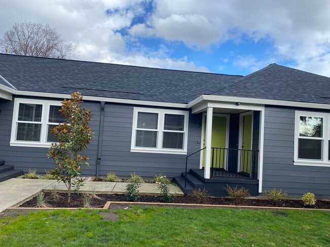 Building Photo - Modern Vintage Alberta Arts  1250sqft 1BR-...