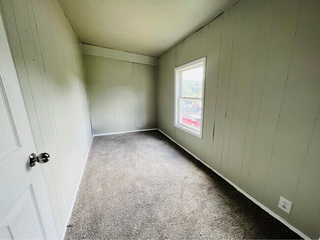 Building Photo - 3414 Central Ave