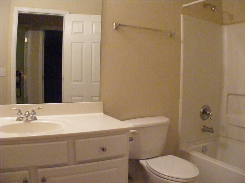 Building Photo - 2472 Merrion Park Ct
