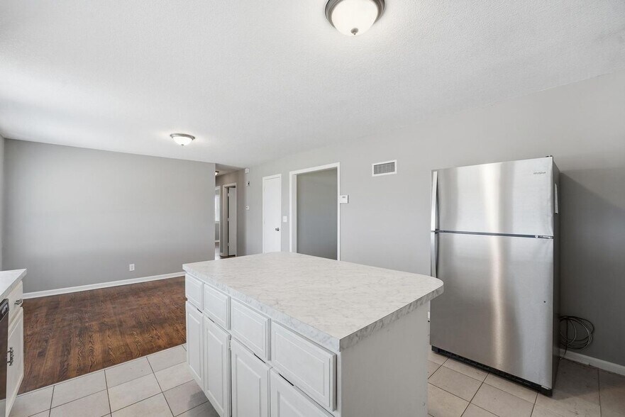 Building Photo - 20103 S State Rte 291