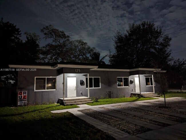 Building Photo - 127 NE 184th Terrace