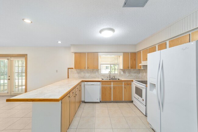 Building Photo - Beautiful 3/2 home in fantastic NW locatio...