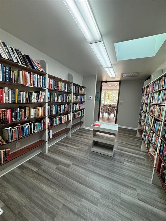 Building Photo - 603 W Club Blvd